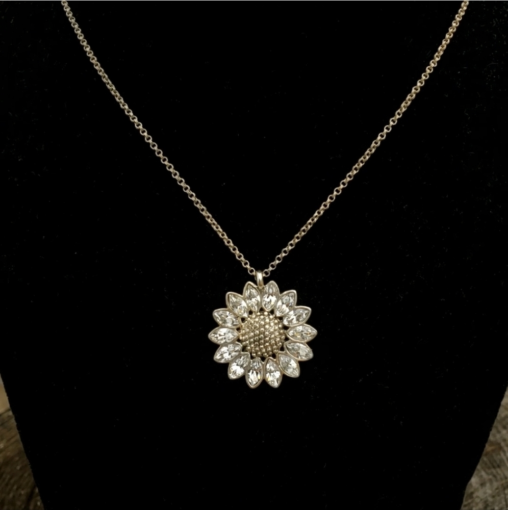 Fossil Crystal Daisy Adjustable Necklace